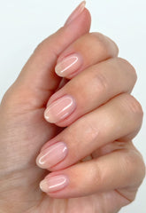 Orly GelFX Builder teinte beige-nude semi-transparente comme base naturelle idéale.