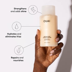 OUAI après-shampoing medium, flacon assorti, démêle et apporte brillance sans alourdir.