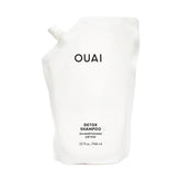 OUAI Detox Shampoo recharge : bouteille prête à clarifier les cheveux et éliminer les résidus.