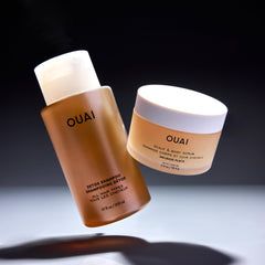 OUAI Grains sucre exfoliant cuir chevelu: texture granuleuse douce pour le cuir chevelu.