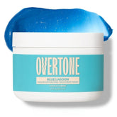 Ouvreuse oVertone Bleu Lagune prête à déposer une couleur hydratante sur les cheveux.