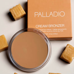 Palladio Cream Bronzer appliqué sur le pont du nez pour un contour léger.