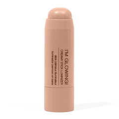 Palladio stick luminiseur crème sur le pont du nez pour un trait lumineux discret.