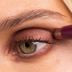 Palladio stylo ombre imperméable Bordeaux brillant glisse facilement et colore durablement.