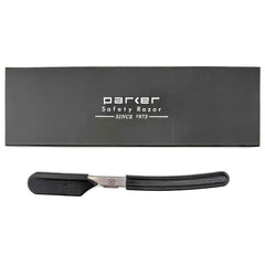 Design japonais non pliant Parker Director Chrome – angle de lame stable pour rasages rapides.