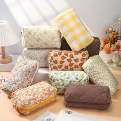 Paterr trousse jaune florale, idéale comme cadeau de mariage ou pour soi.