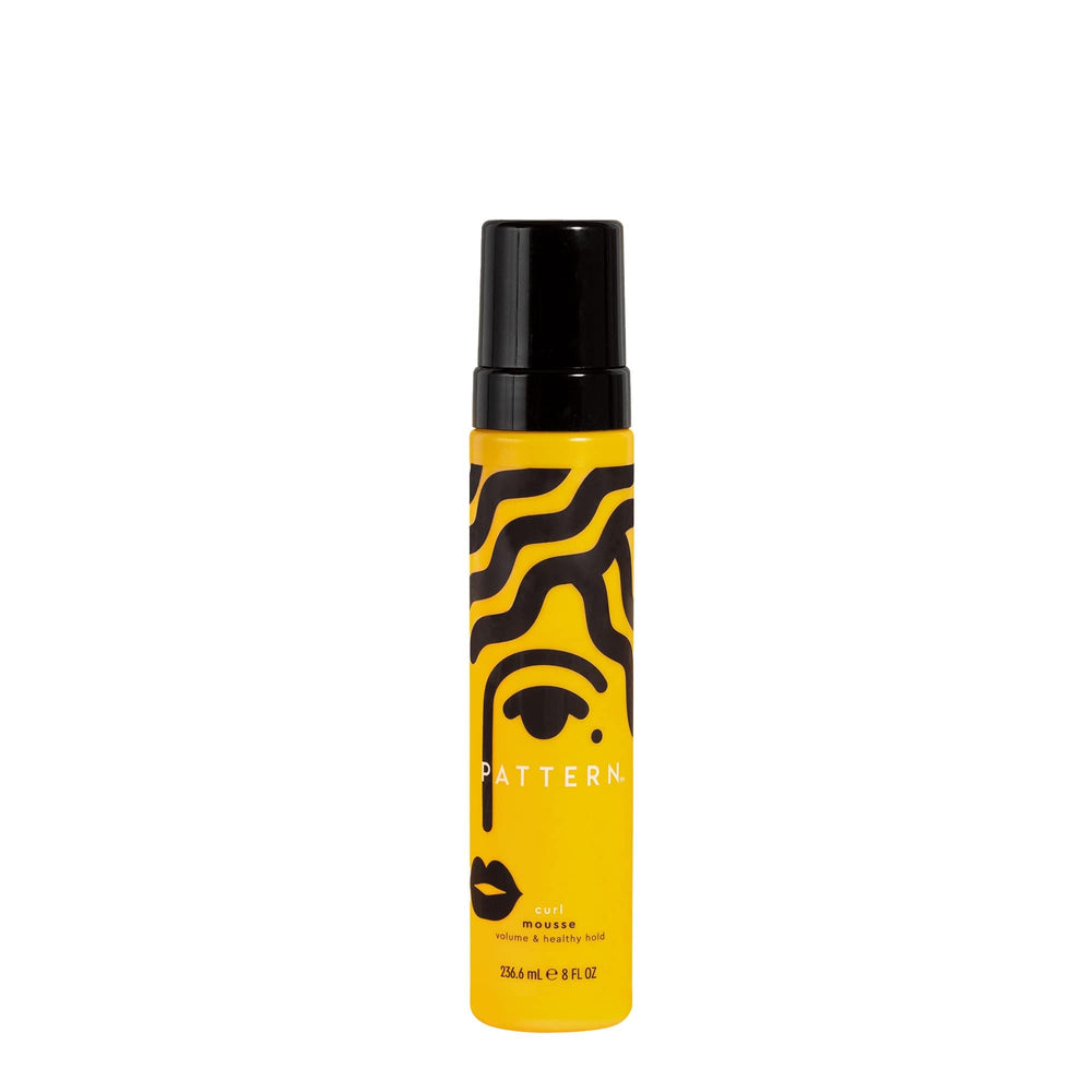 PATTERN Beauty Curl Mousse, flacon, définition légère et volume aérien pour les boucles.