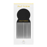 PATTERN Hair Pick poignee ergonomique pour démêlage confortable et précis.