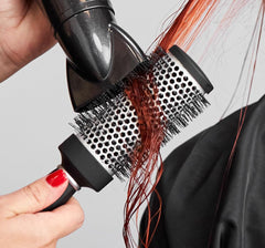 Paul Mitchell Express Ion: poils vegan en spirale pour une finition plus douce.