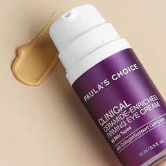 Texture riche de la crème Yeux Ceramide prête à l’emploi.