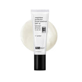PCA SKIN Protection légère SPF45 dans une bouteille.