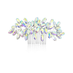 peigne-strass-scintillant-mariage offre un éclat élégant pour une coiffure de mariée.