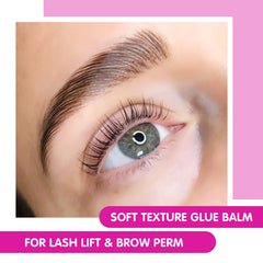 Parfum fruité et couleurs vives du Lash Glue Balm PERMANIA.
