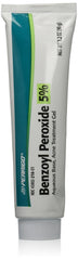 Perrigo gel peroxyde de benzyle 5 % dans un tube 90 g prêt à l'emploi.