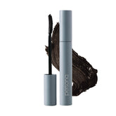 Mascara PERSONA avec brosse incurvée pour un regard plus ouvert et précis.