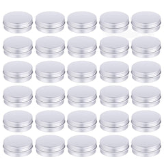 Pot Petutu lip-balm-tin ouvert pour un rangement pratique et rapide.
