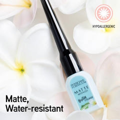 Stylo-delinateur yeux à brosse pour des traits précis.