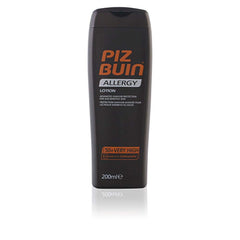 Flacon de 200 ml Piz Buin Allergy Lotion prêt pour l'utilisation quotidienne.