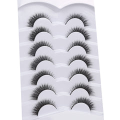 Pooplunch cils 8D – effet œil-de-chat sur le coin externe pour un regard plus vivant.