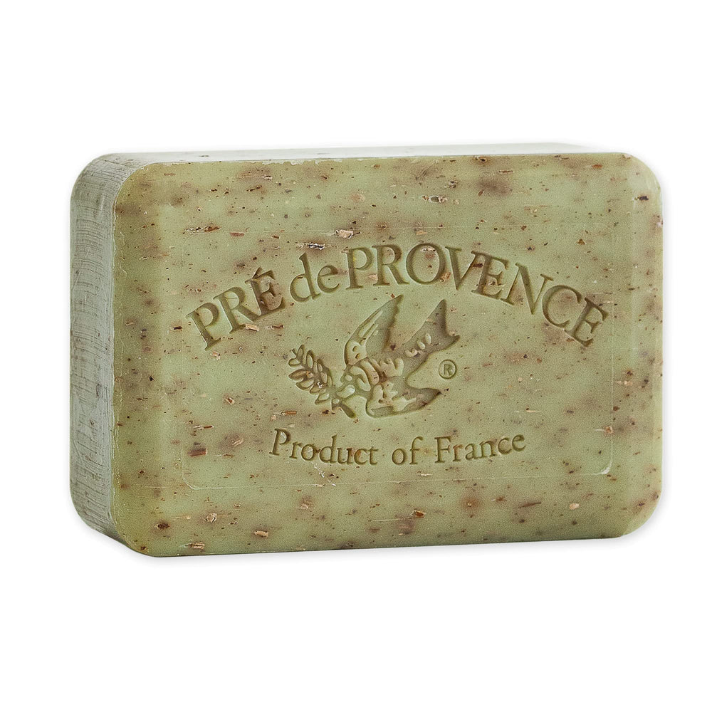 Savon artisanal Pre de Provence à la sauge, mousse riche et lisse.