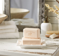 Barre savon Pré de Provence 150 g, format compact et pratique.