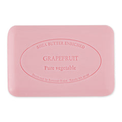 Savon traditionnel Pre de Provence moulé quatre fois, texture lisse durable.