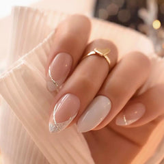 Ongles Puyokinm à pose almond – Finition glossy: brillance longue durée.