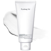 Pyunkang Yul Cleansing Foam : bouteille élégante et mousse légère pour une peau nettoyée en douceur.