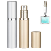 Bouteilles parfum rechargeables Qavhun argent et or prêtes pour le voyage.