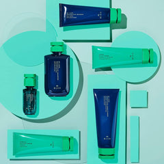 Texture crèmeuse du conditionneur BLEU De Luxe pour cheveux lisses et nourris.