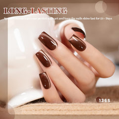 Vernis RARJSM effet œil-de-chat moka clair, look chic au quotidien