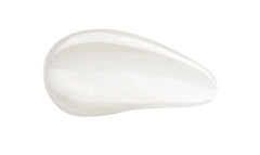 Mousse luxueuse du Shampoing BLEU nettoie en douceur et apaise les cheveux.