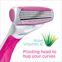 Recharge Quattro pour femmes avec bande aloé, apaisante et protectrice pendant le rasage.