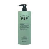 REF Shampoing Volume Léger — bouteille élégante pour un lavage efficace.