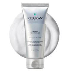 REJURAN Nettoyant Moussant Raffinant en flacon pour une peau hydratée et propre.