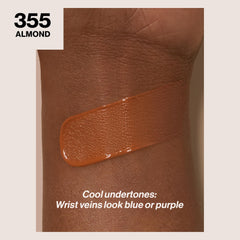 REVLON ColorStay: échantillons teinte Almond 355 montrant couleur naturelle et couvrance modulable.