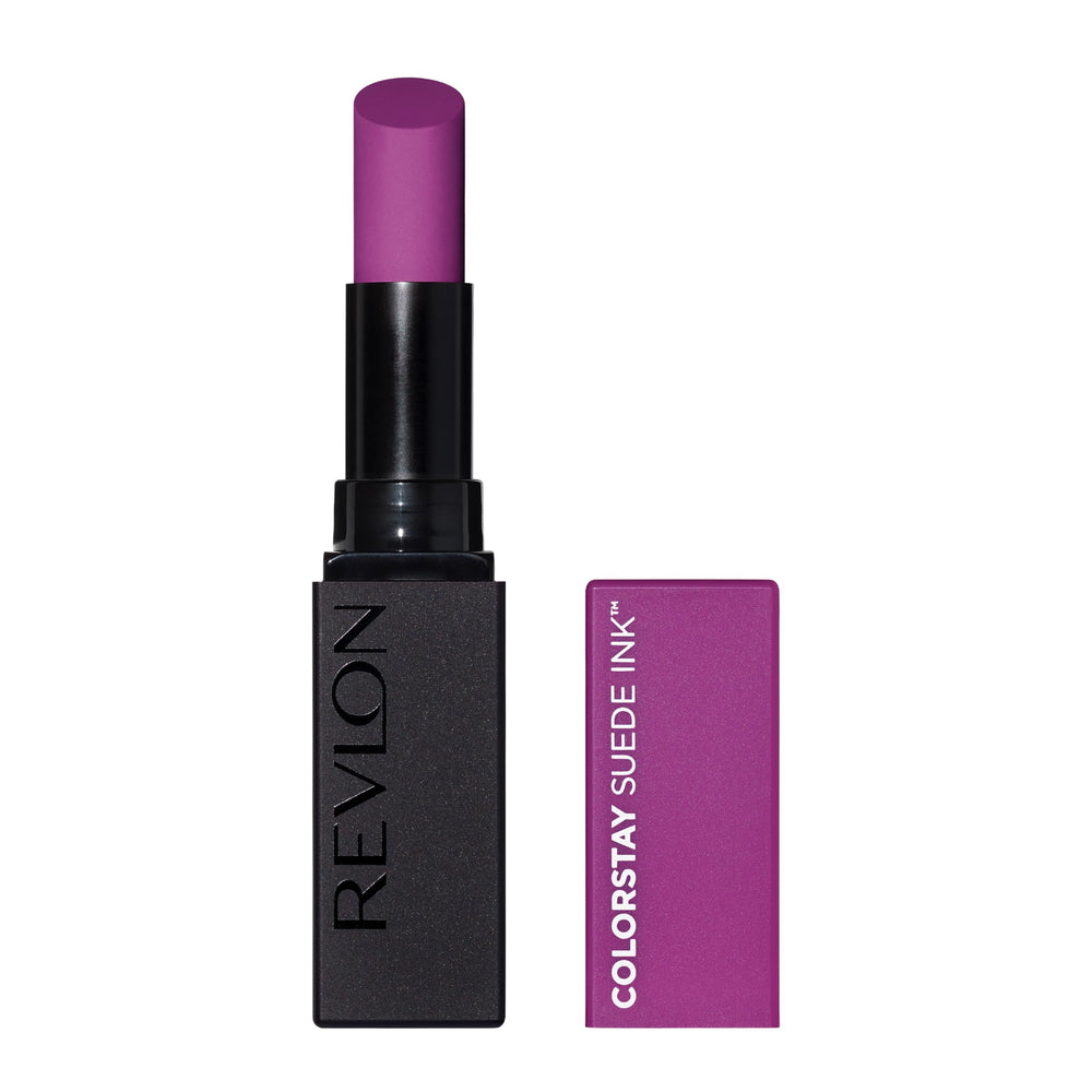 Revlon ColorStay Suede Ink avec embout angle assure une application précise.