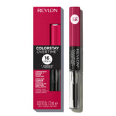 Revlon ColorStay Overtime Lipcolor cerise sur lèvres, tenue longue durée.