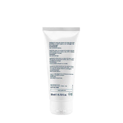Texture riche de la crème Rilastil sur peau, douceur et élasticité.