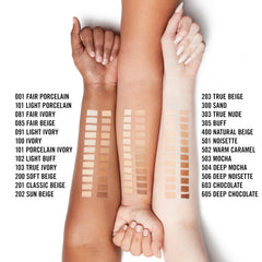 Rimmel Stay Matte Mousse – texture aerienne facilitant l extension et la couvrance.