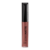 Rimmel Tenue Matte Rouge Liquide – application longue tenue sur les lèvres.