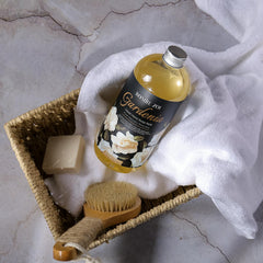ROMIIE ZOI formule jojoba et vitamine B5 hydrate les mains.