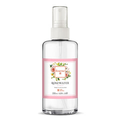 Brume visage Rosense prête à rafraîchir et hydrater votre peau.