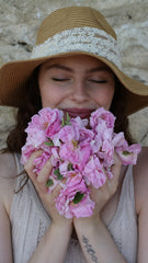 Pétales de Damascena rosés utilisés pour Rosense hydrolat.