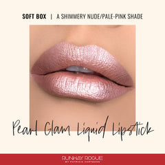 Échantillon Pearl Glam sur peau montrant l’effet irisé éclatant.