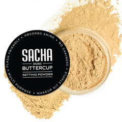Sacha Buttercup Mini Poudre libre – emballage compact pour voyages et retouches.