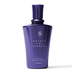 Bouteille Velvet Divine de Saints & Sinners montrant une hydratation instantanée.