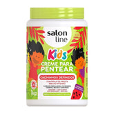 Salon Line crème démêlante enfant, boucles définies, douceur et brillance naturelle.