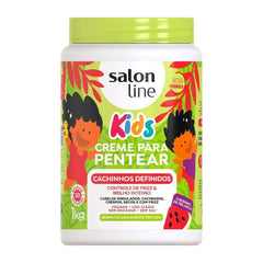 Salon Line crème démêlante enfant, boucles définies, douceur et brillance naturelle.
