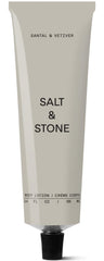 Salt & Stone Lotion Corps Santal Vetiver – bouteille élégante et hydratation rapide.